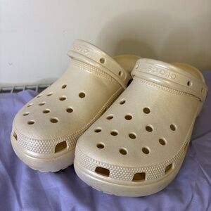 Crocs women’s classic platform glitter clog